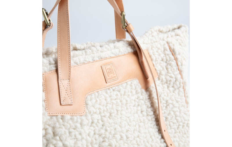 2.8 Duepuntootto - Margaret - Bouclé Wool Dog Bag