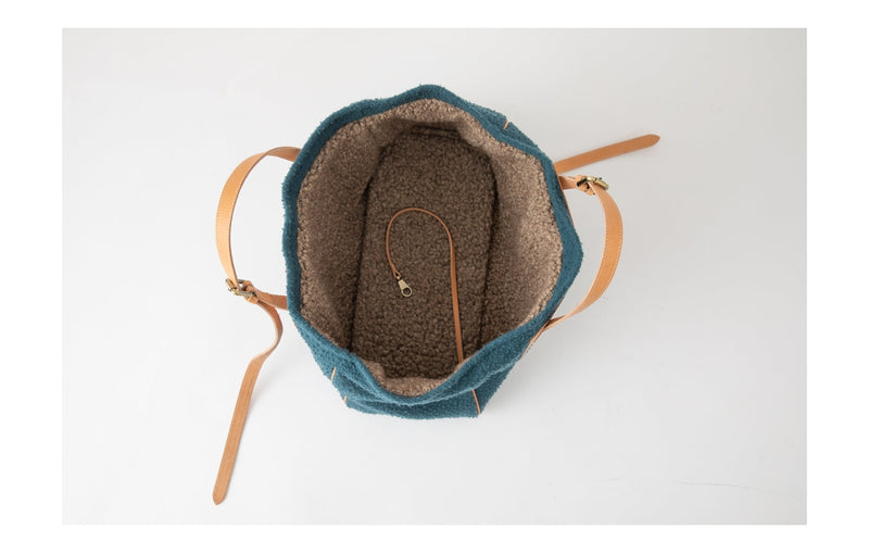2.8 - Margaret - Casentino Dog Bag