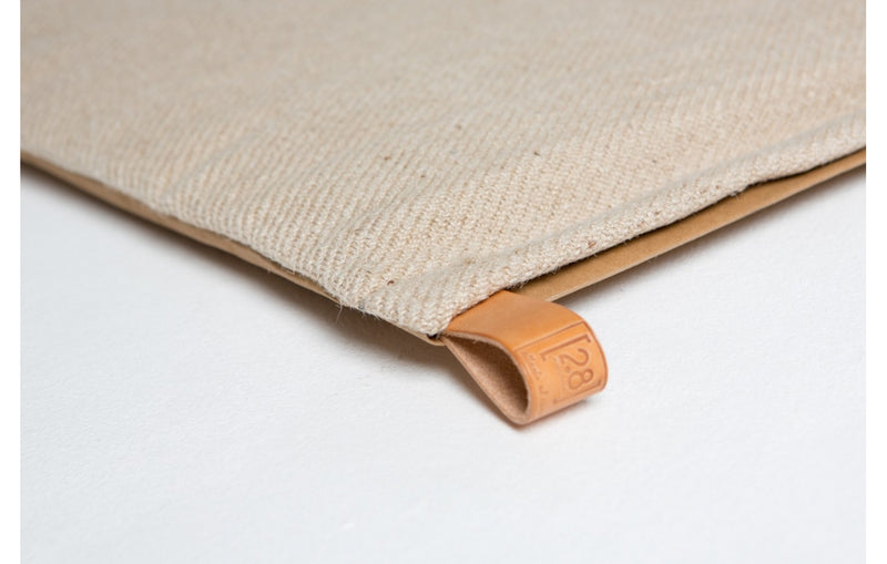 2.8 Duepuntootto - Richard - Slim Jute Cushion